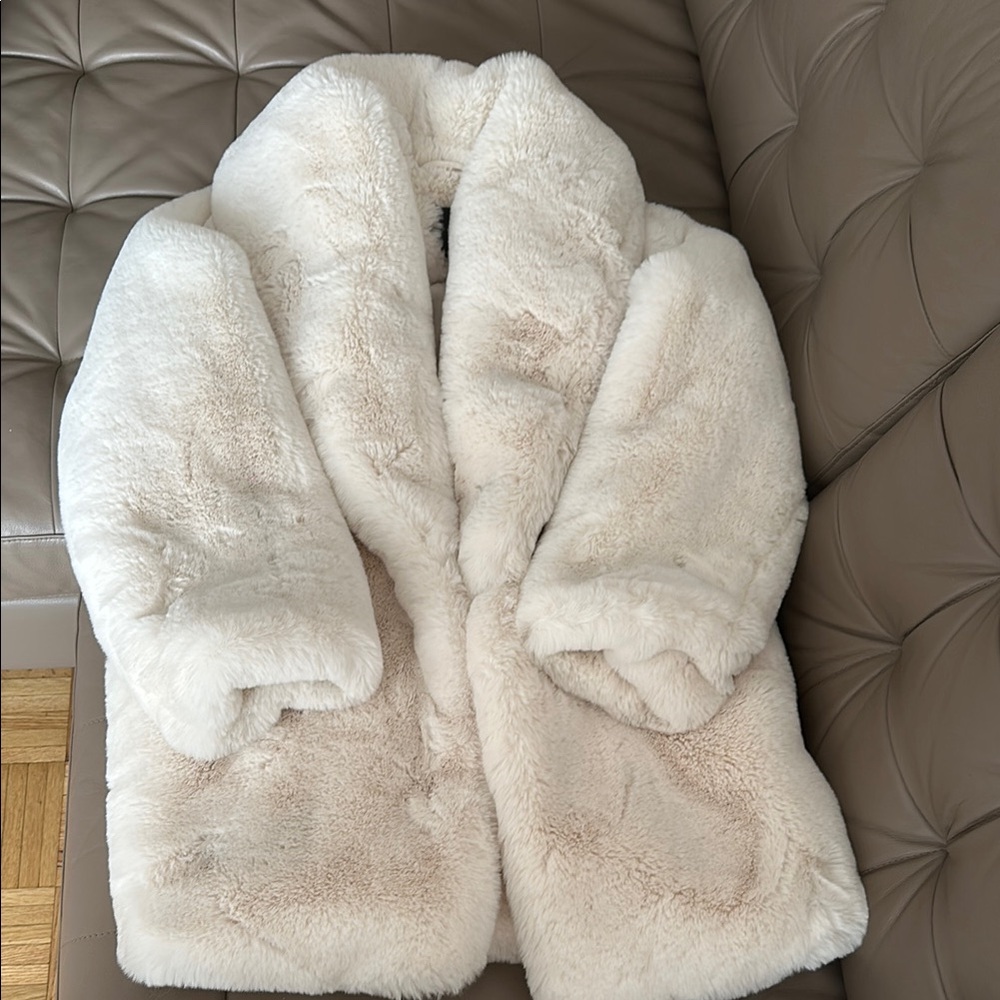 Luxurious Ivory Refined Faux Fur Oversized Coat
